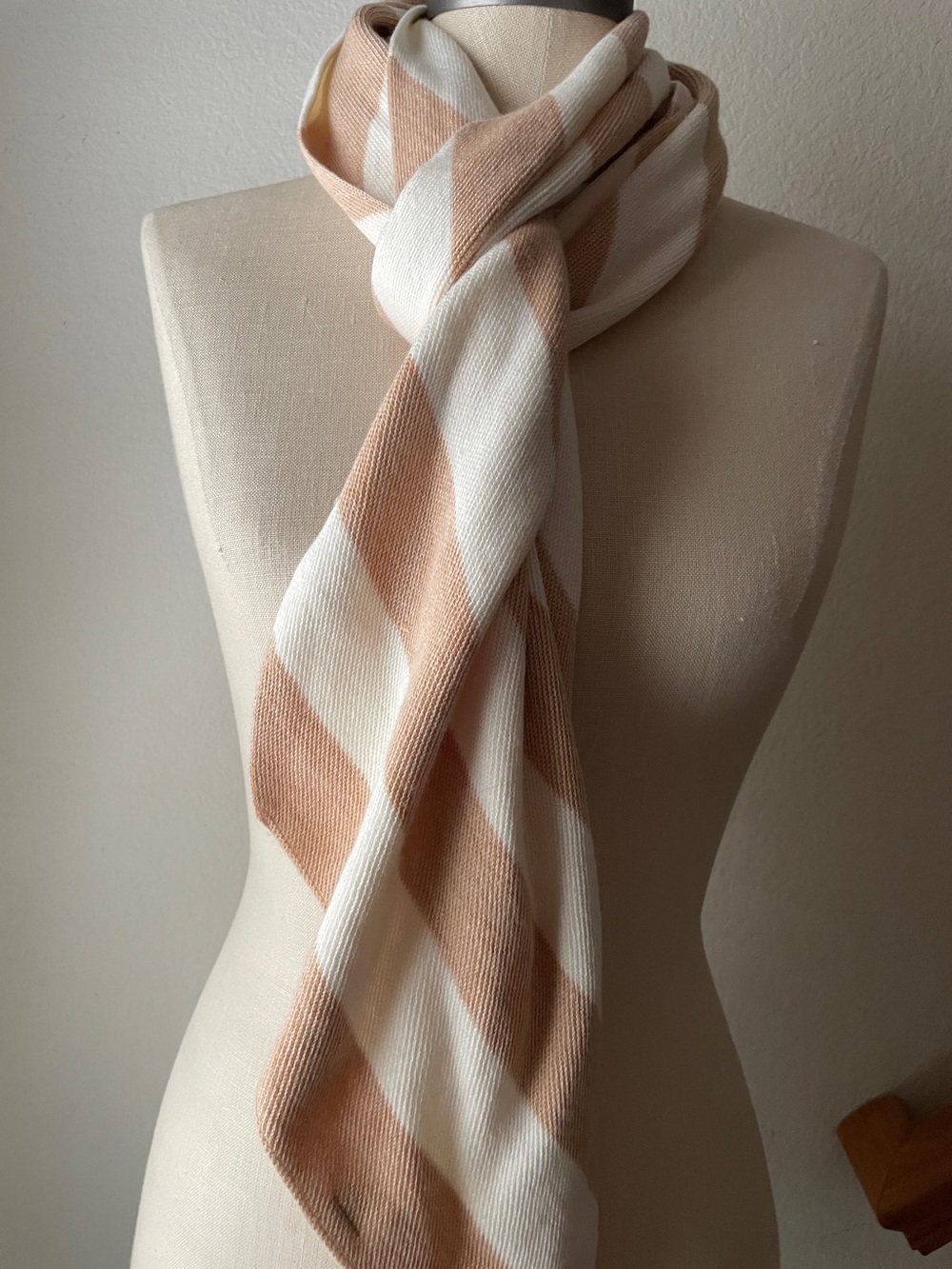 GAP
scarf - Picture 2 of 5